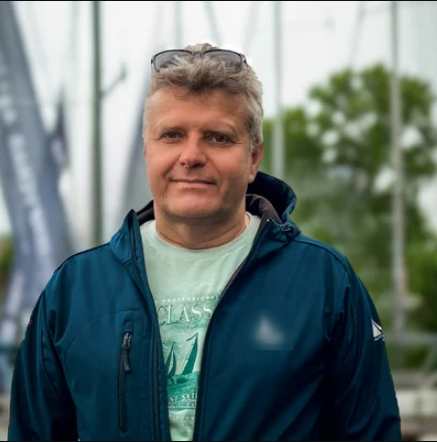 Олег Назаров — инструктор парусной школы, преподаватель курса навигации